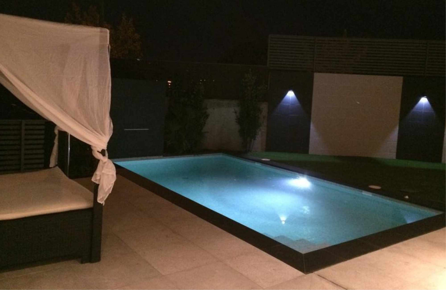 CHALET PAREADO EN CALLE SAN ENRIQUE DE OSSÓ - 330 m2