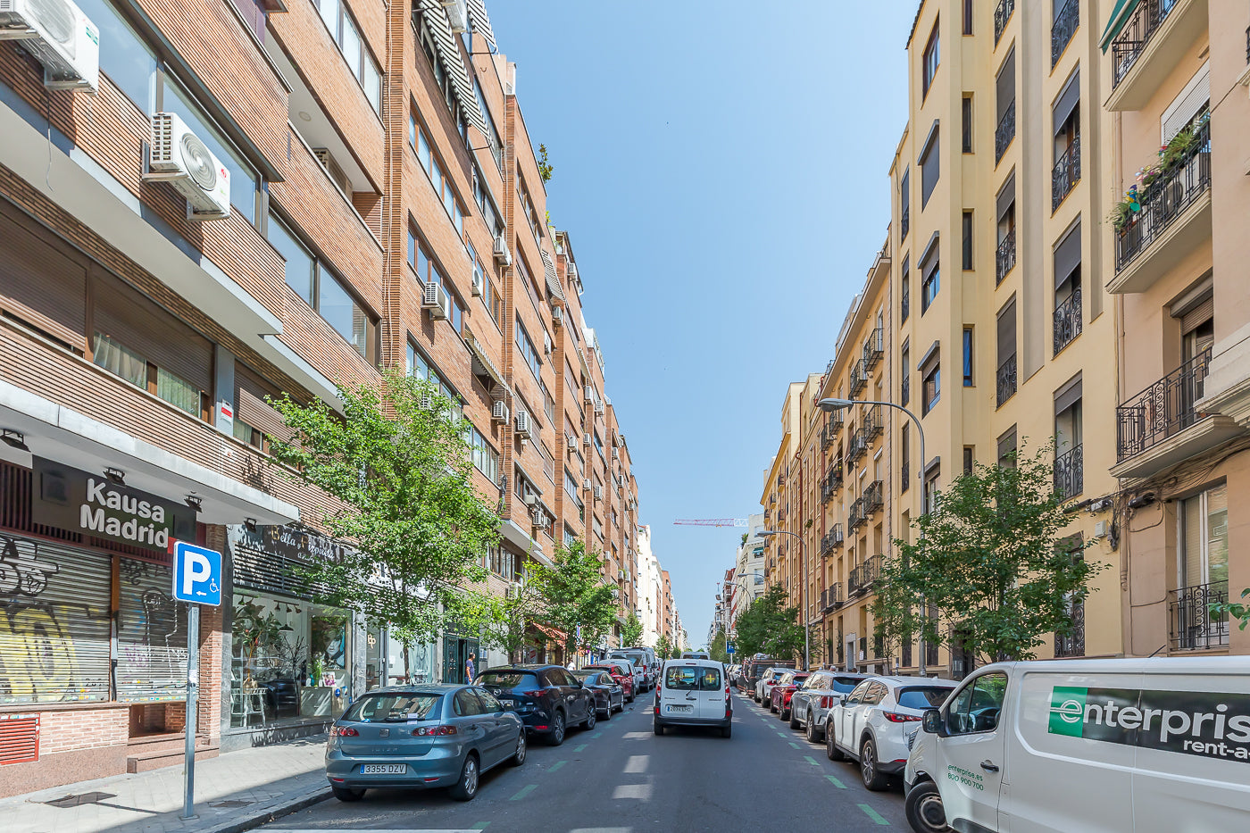 PISO EN CHAMBERÍ CALLE ALONSO CANO - 193 m2