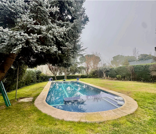 CHALET PAREADO CON VISTAS AL GOLF LA MORALEJA - 468 m2