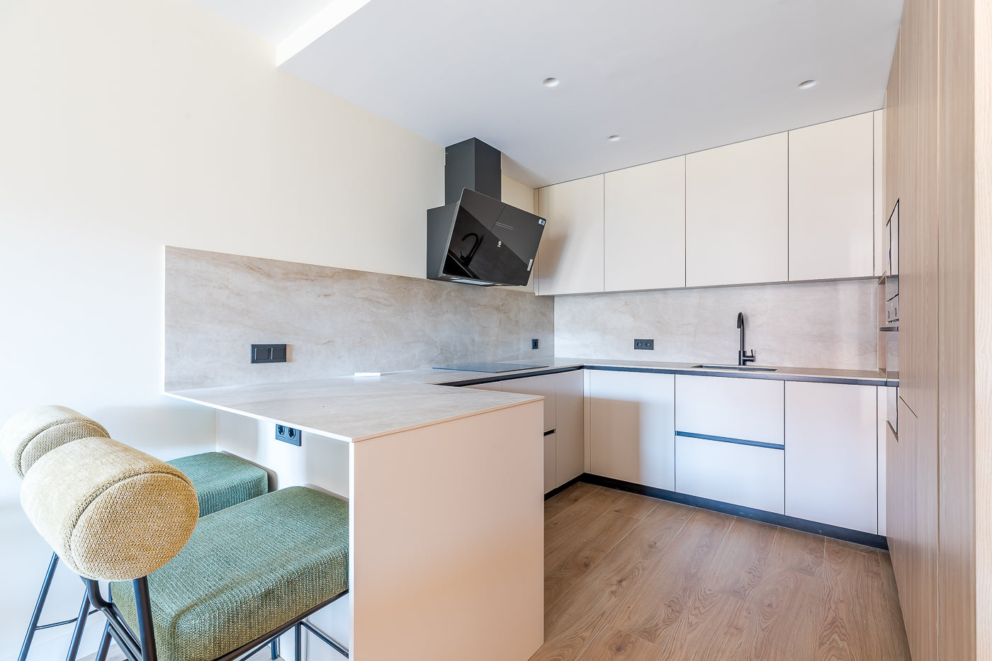 PISO EN CHAMBERÍ CALLE CRISTOBAL BORDIU - 161 m2