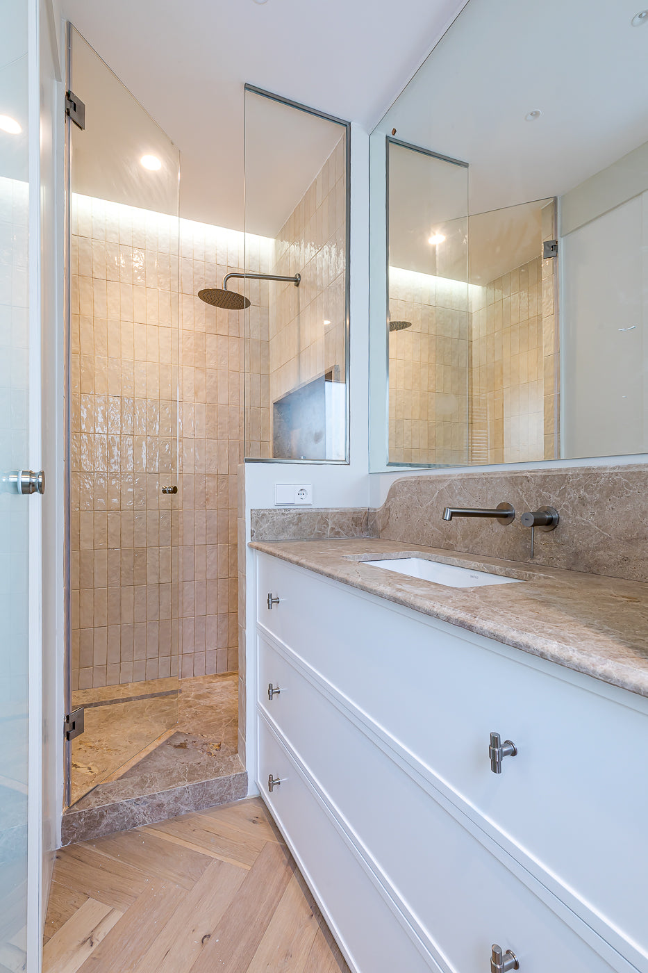 PISO EN ZONA CENTRO PASEO DEL PRADO - 153 m2