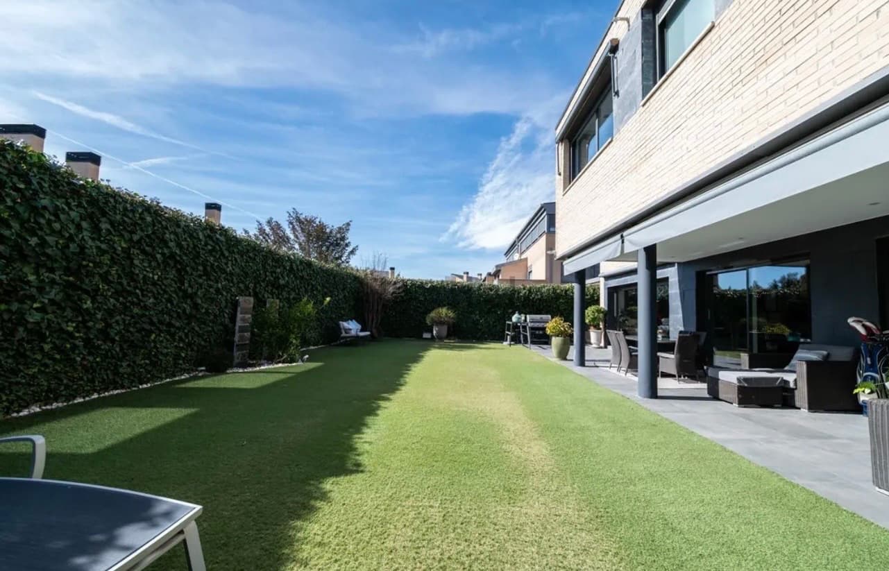 Chalet Pareado Reformado Encinar de los Reyes, Calle Agatha Christie