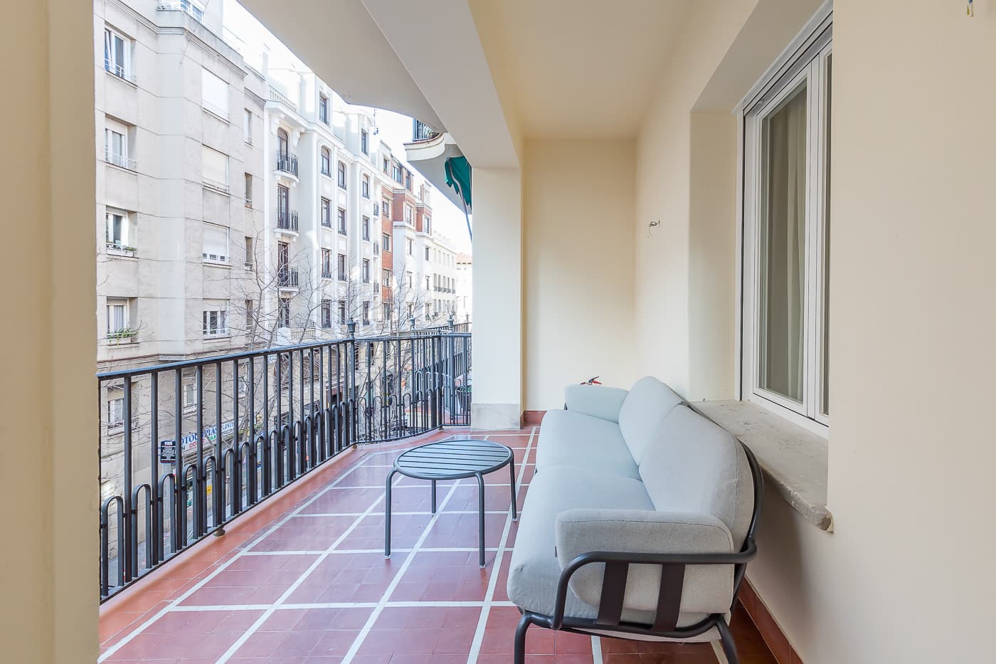 Piso con terraza en Maldonado 33