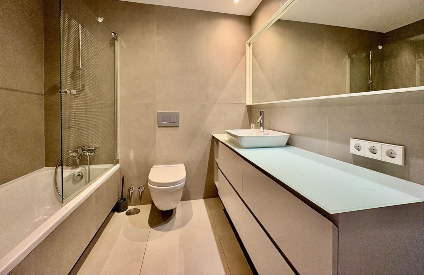 PISO EN AZALEA - 207 m2