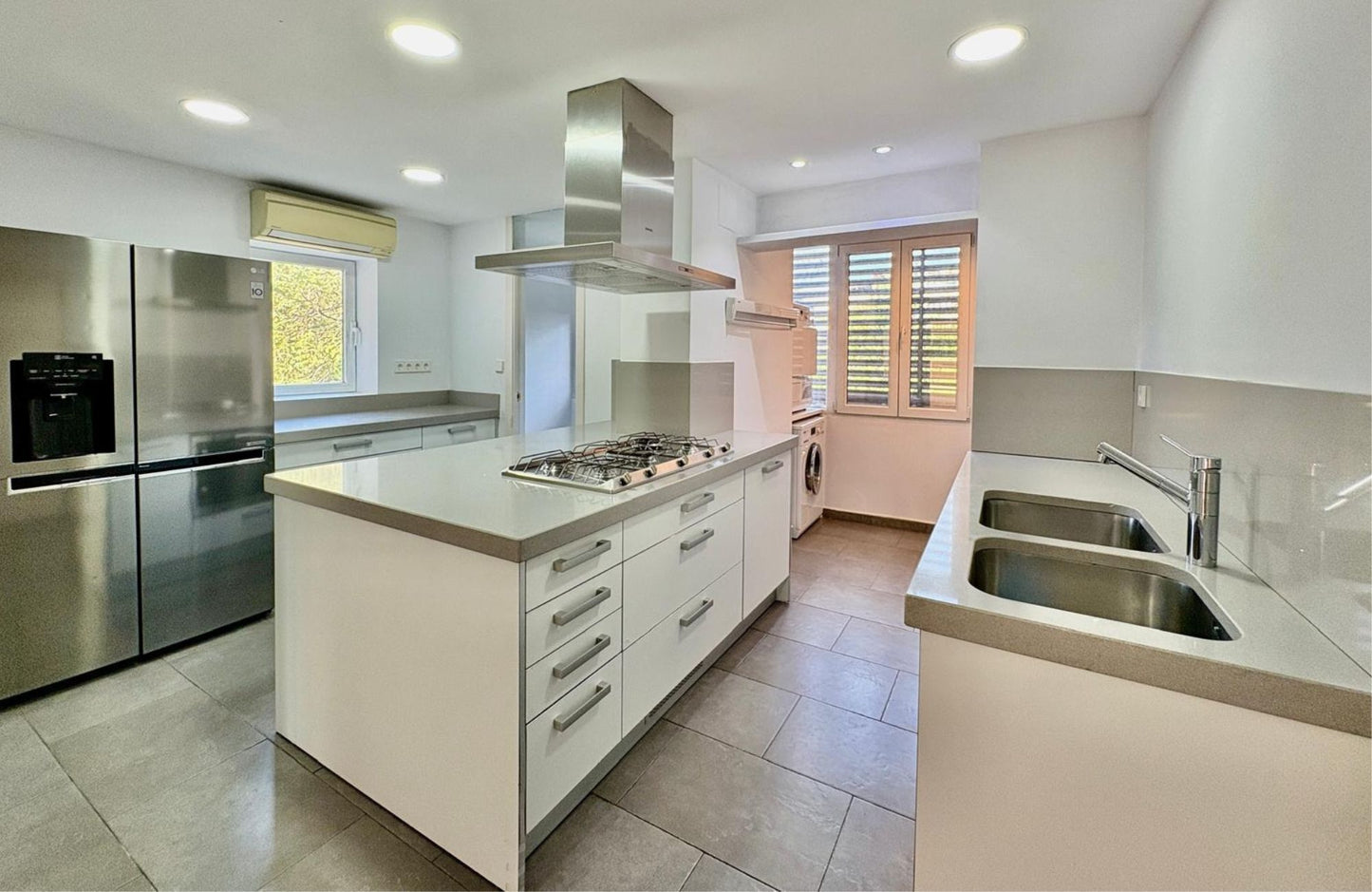 PISO EN AZALEA - 207 m2