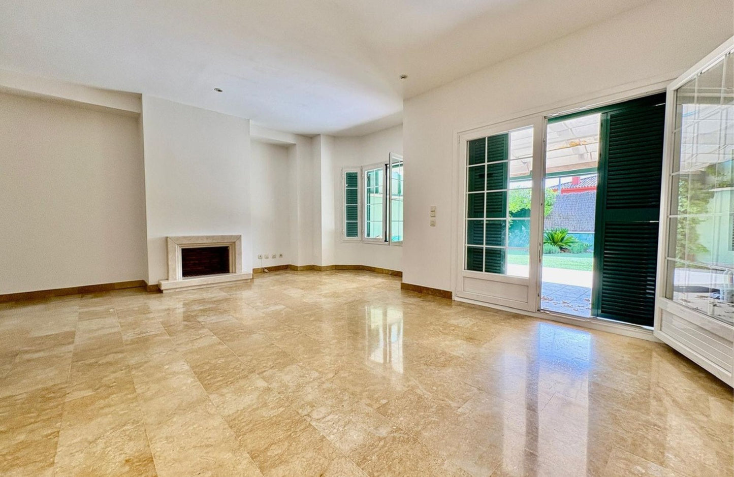 CHALET ADOSADO EN CALLE ENRIQUE LAFUENTE FERRARI - 307 m2