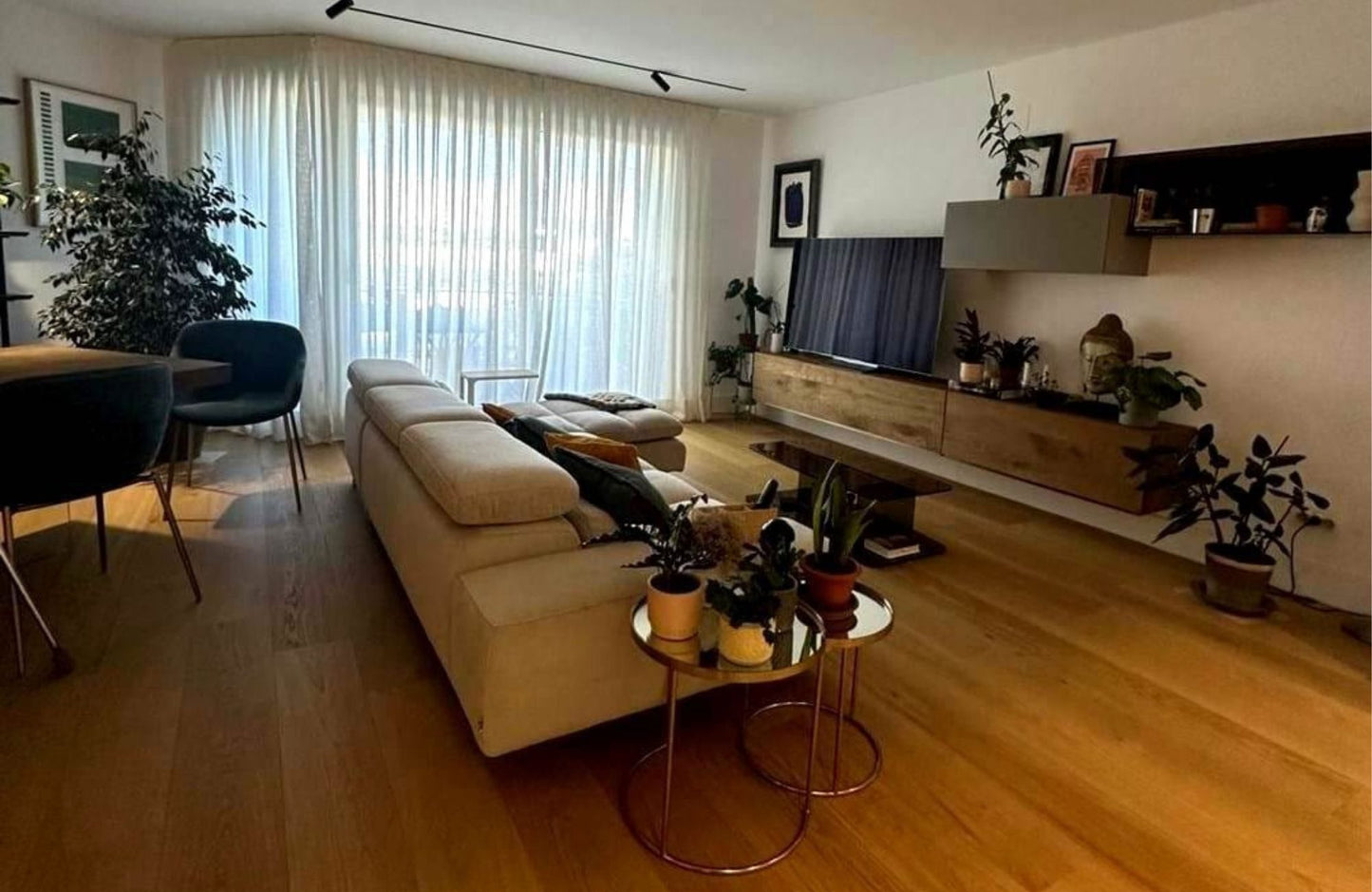 PISO EN CALLE ALONSO CANO - 211 m2