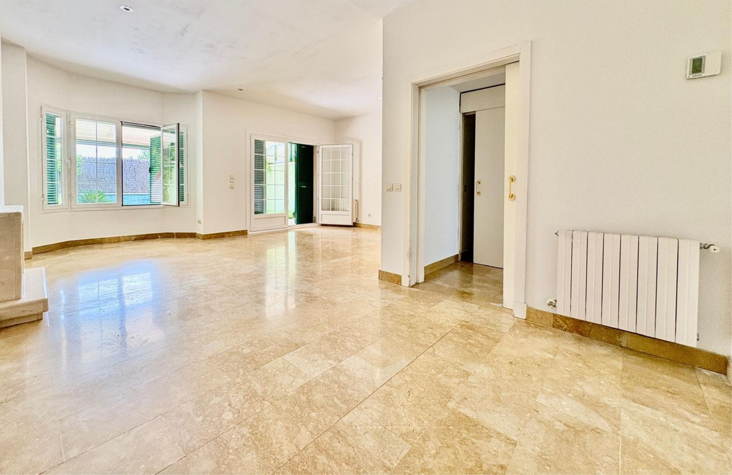 CHALET ADOSADO EN CALLE ENRIQUE LAFUENTE FERRARI - 307 m2