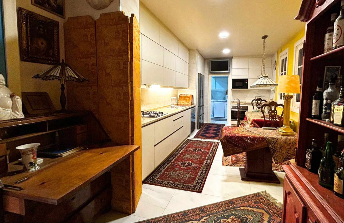 PISO EN PLAZA DE LAS CORTES - 330 m2