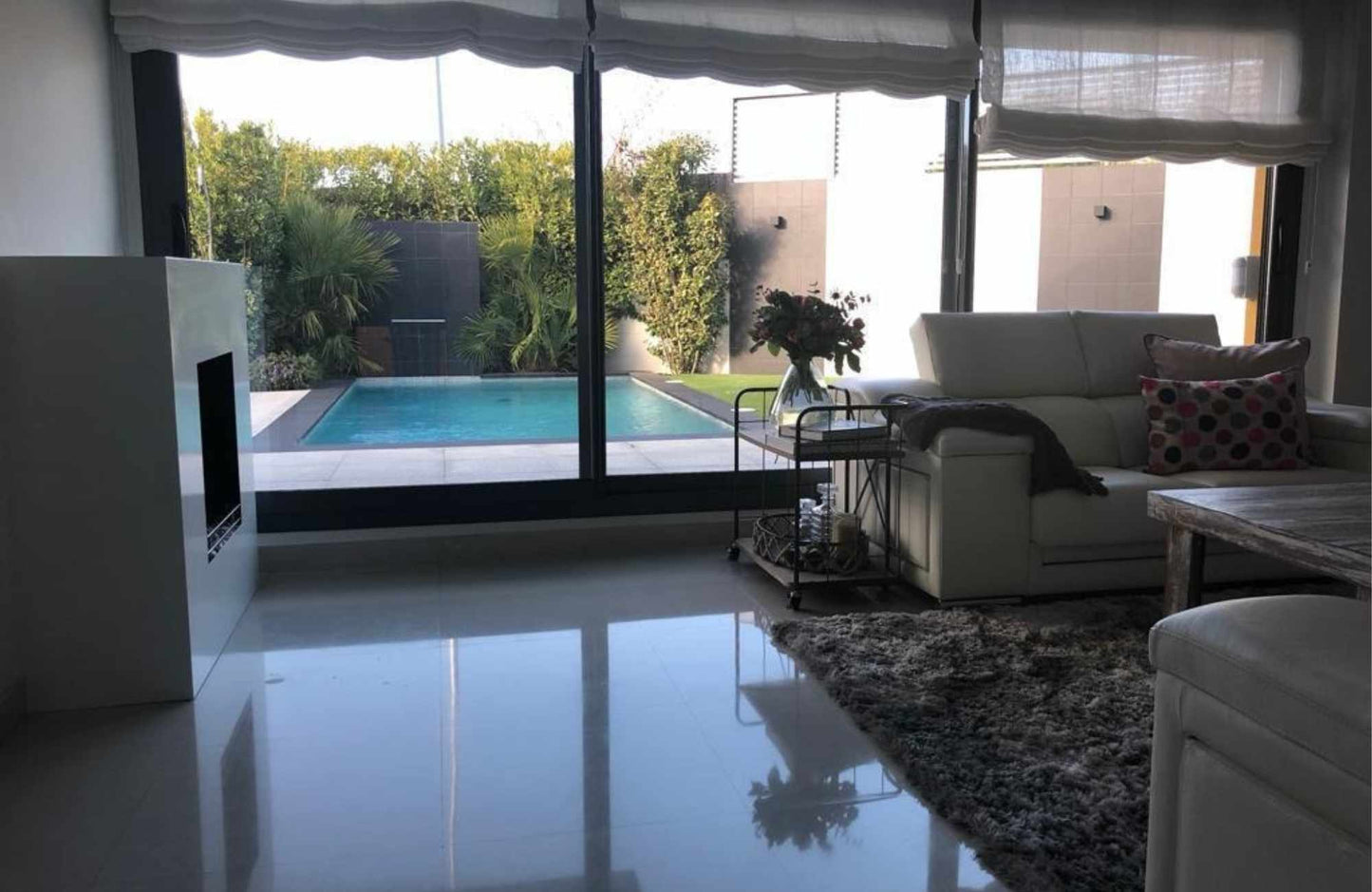 CHALET PAREADO EN CALLE SAN ENRIQUE DE OSSÓ - 330 m2