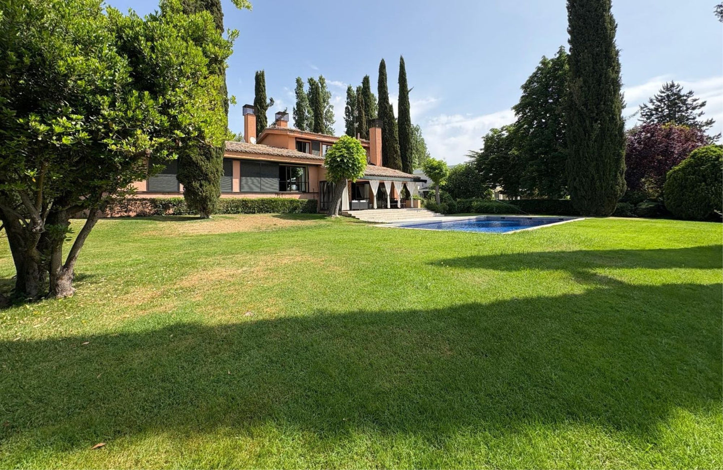 CHALET INDEPENDIENTE EN CALLE CAMINO DEL GOLF - 872 m2