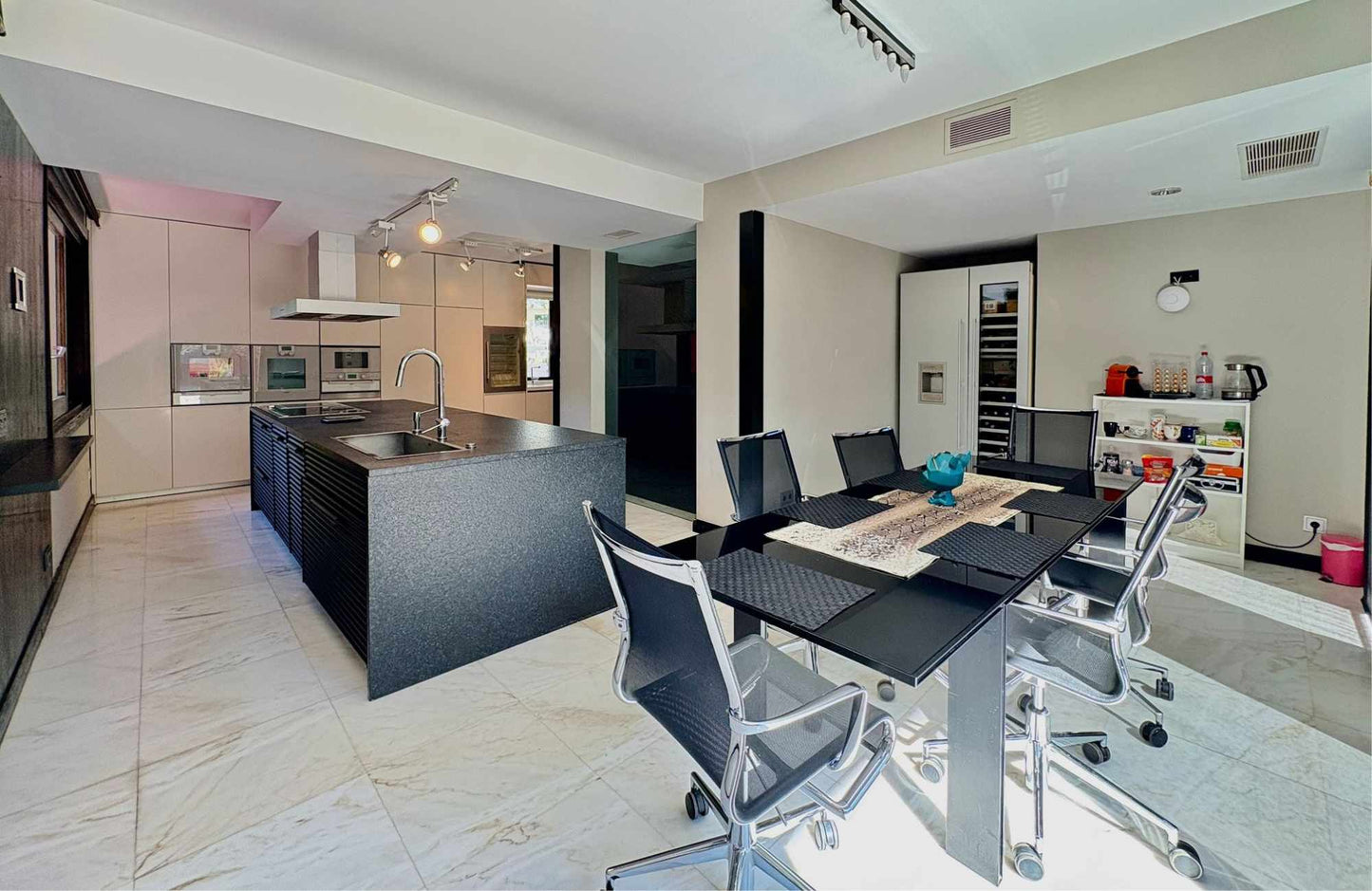 CHALET INDEPENDIENTE EN CALLE CAMINO DE LAS LIEBRES - 1.000 m2