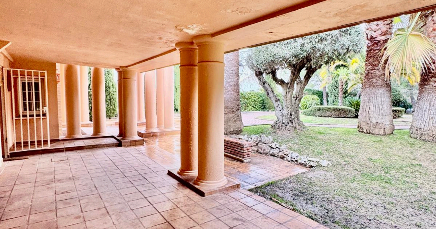 CHALET URBANIZACIÓN FUENTE DEL FRESNO - 720 m2